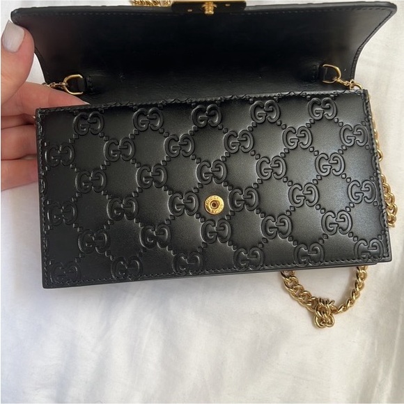 Gucci - Picture 2 of 6